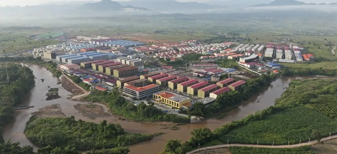   KK Park compound on the Thai-Myanmar border. Image: Stefan Czimmek.  